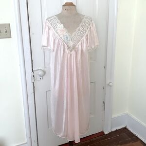 Vintage Val Mode Lingerie Pink Lace Floral Embroidered V-Neck Nightgown M-L